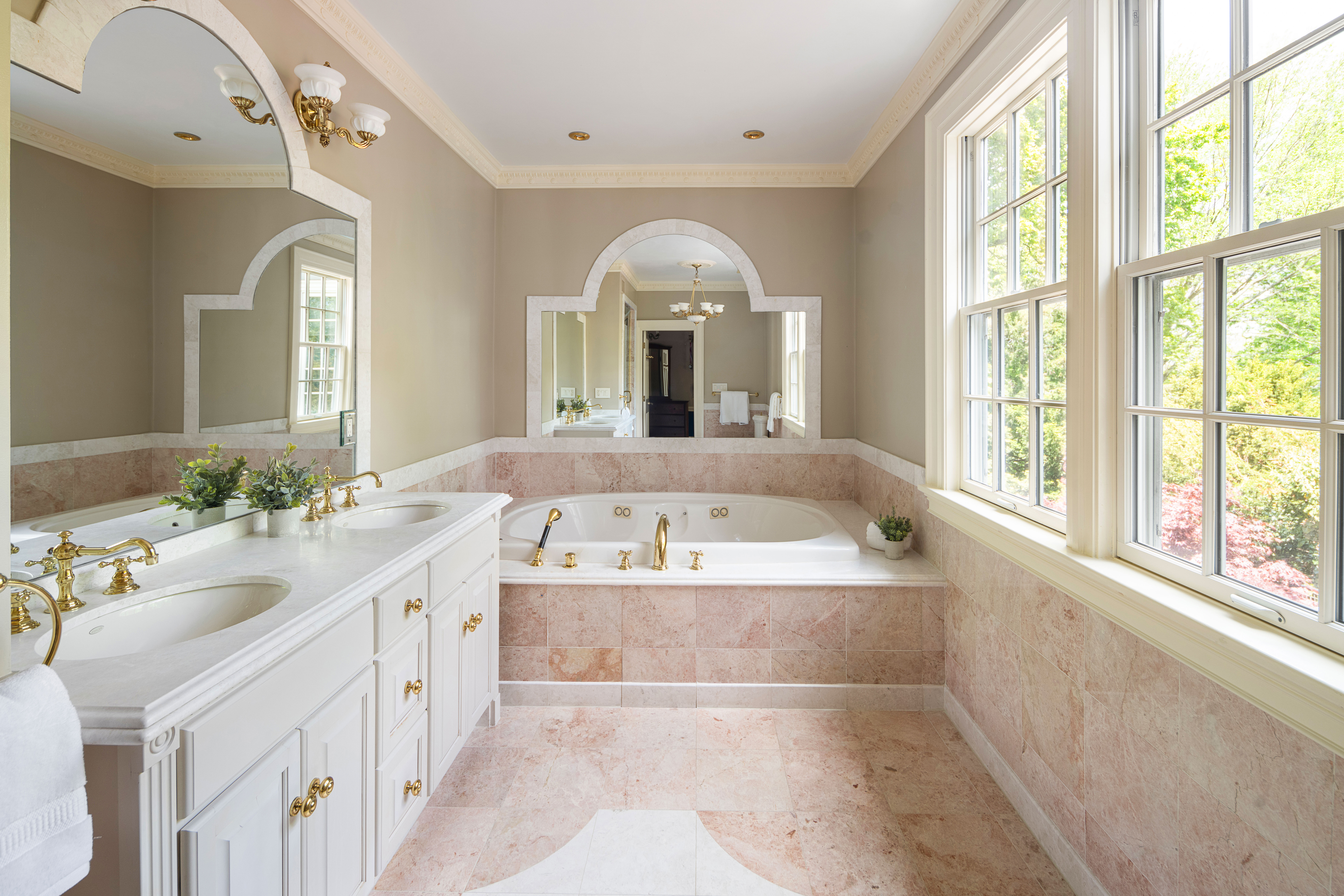 95 Temple Street Newton, MA 02465 - Photo 19 of 39