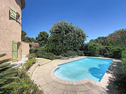 $1,620,410 | 661 Avenue Val D'azur, Sanary-sur-Mer, France 83110