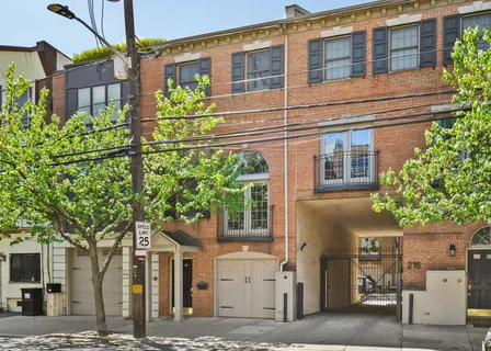 $900,000 | 216 Christian Street, Unit A, Philadelphia, PA 19147