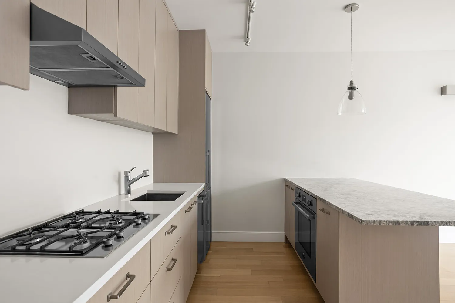 $1,600,000 | 536 East 13th Street, Unit PH6F | East Village