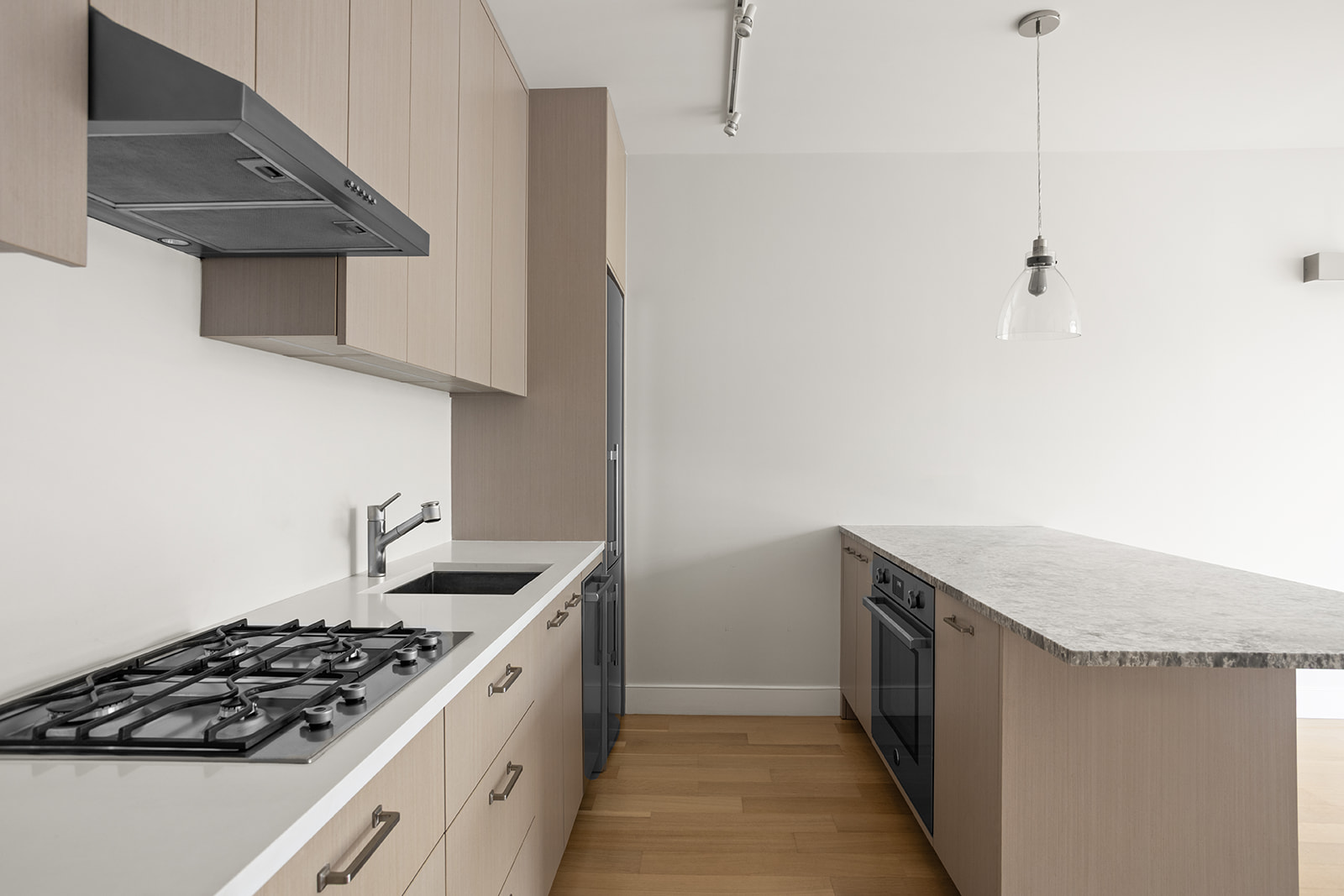 536 East 13th Street, Unit PH6F Manhattan, NY 10009 - Photo 3 of 10