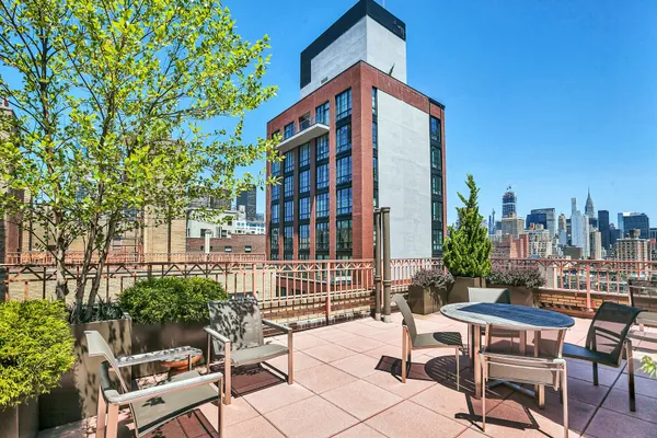 $800,000 | 235 East 22nd Street, Unit 12T | Gramercy