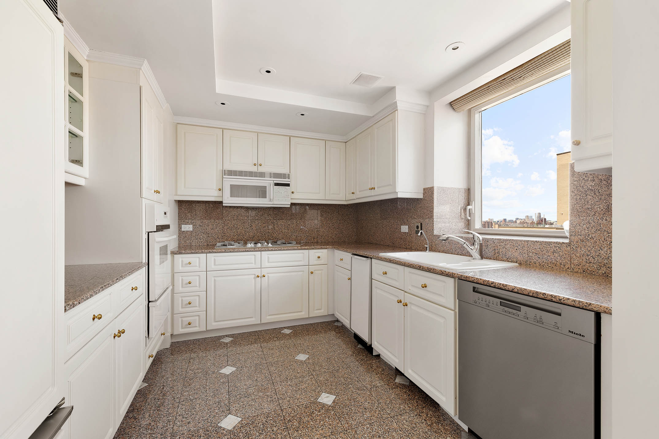 1049 5th Avenue, Unit PH20 Manhattan, NY 10028 - Photo 6 of 13