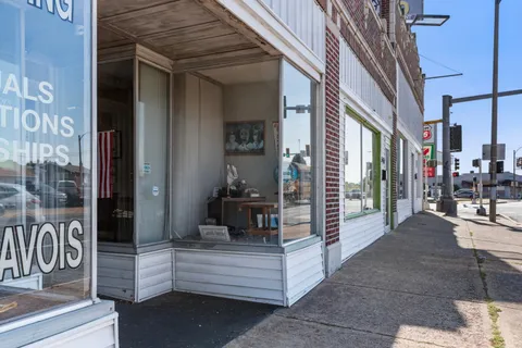 $550,000 | 5464 Gravois Avenue, St. Louis, MO 63116