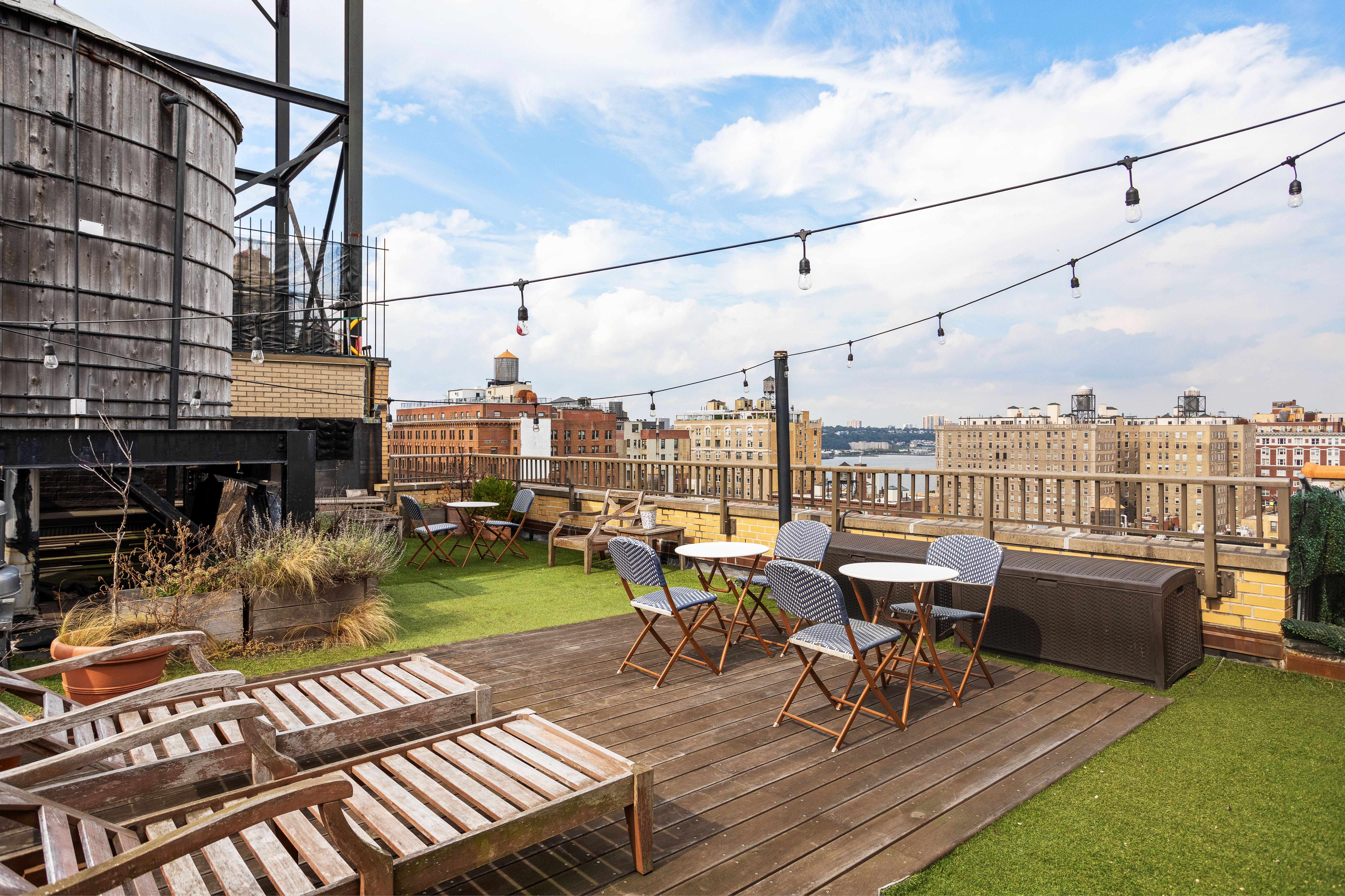 309 West 86th Street, Unit PH Manhattan, NY 10024 - Photo 8 of 19 a view of a terrace with sitting area