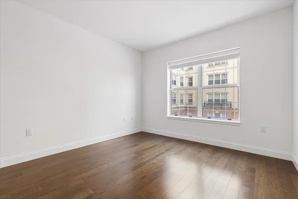 $6,000 | 10 Byron Place, Unit 320, Larchmont, NY 10538