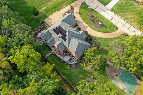 $1,995,000 | 13352 Weston Park Drive, St. Louis, MO 63131