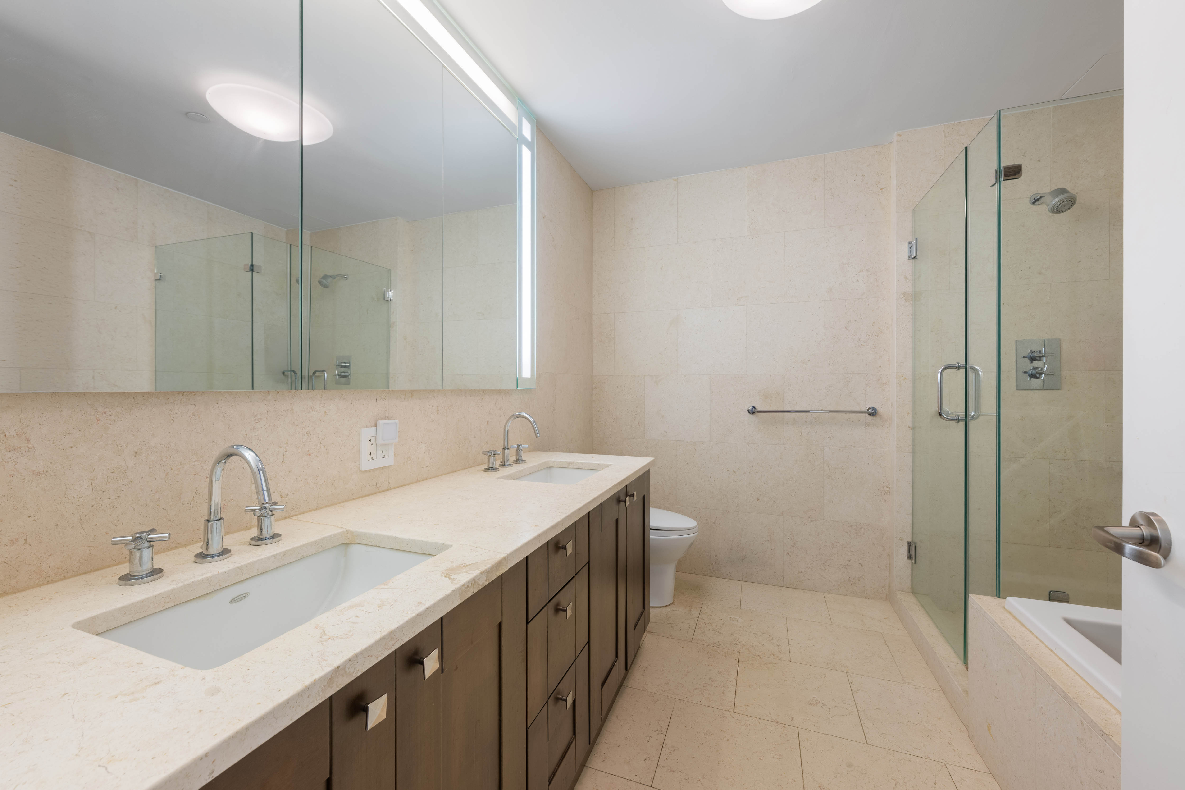 640 West 237th Street, Unit 6D Bronx, NY 10463 - Photo 5 of 9