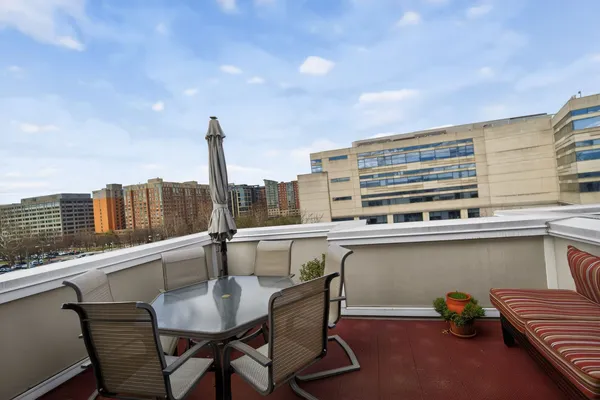 $1,175,000 | 814 3rd Street Southeast, Washington, DC 20003