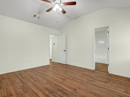 $279,000 | 825 Bristol Avenue, Saginaw, TX 76179