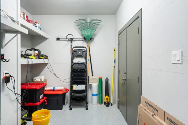 $949,500 | 1614 South College Street, Georgetown, TX 78626