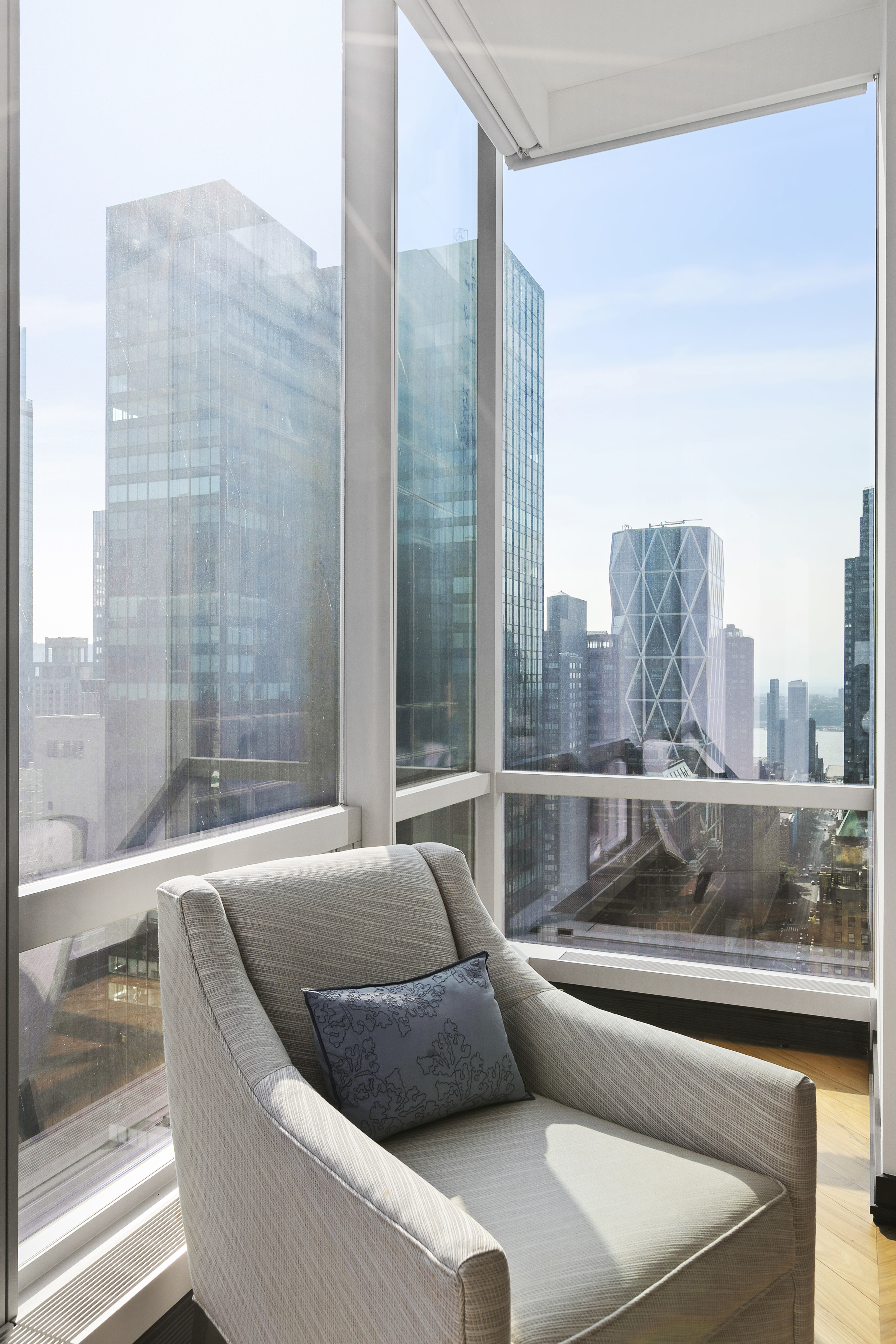 157 West 57th Street, Unit 42B Manhattan, NY 10019 - Photo 7 of 20