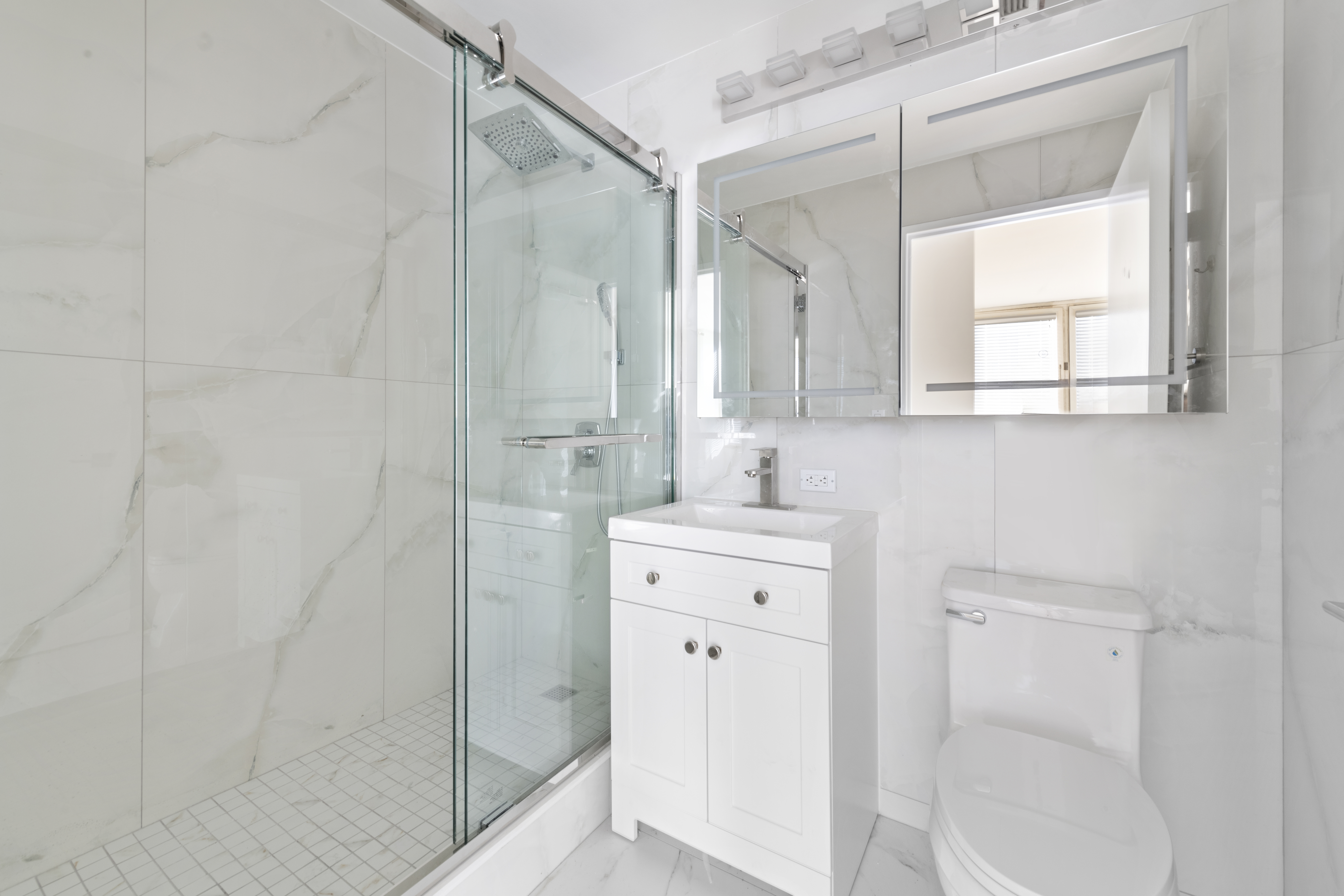 201 West 72nd Street, Unit 18B Manhattan, NY 10023 - Photo 7 of 13