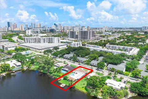 $2,295,000 | 2531 Northeast 195th Street, Miami, FL 33180
