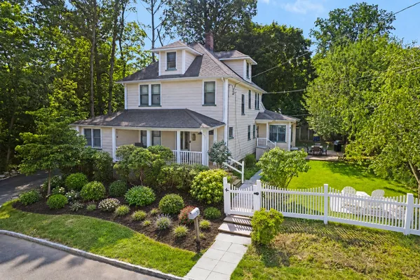 $825,000 | 34 Orchard Square, Caldwell, NJ 07006