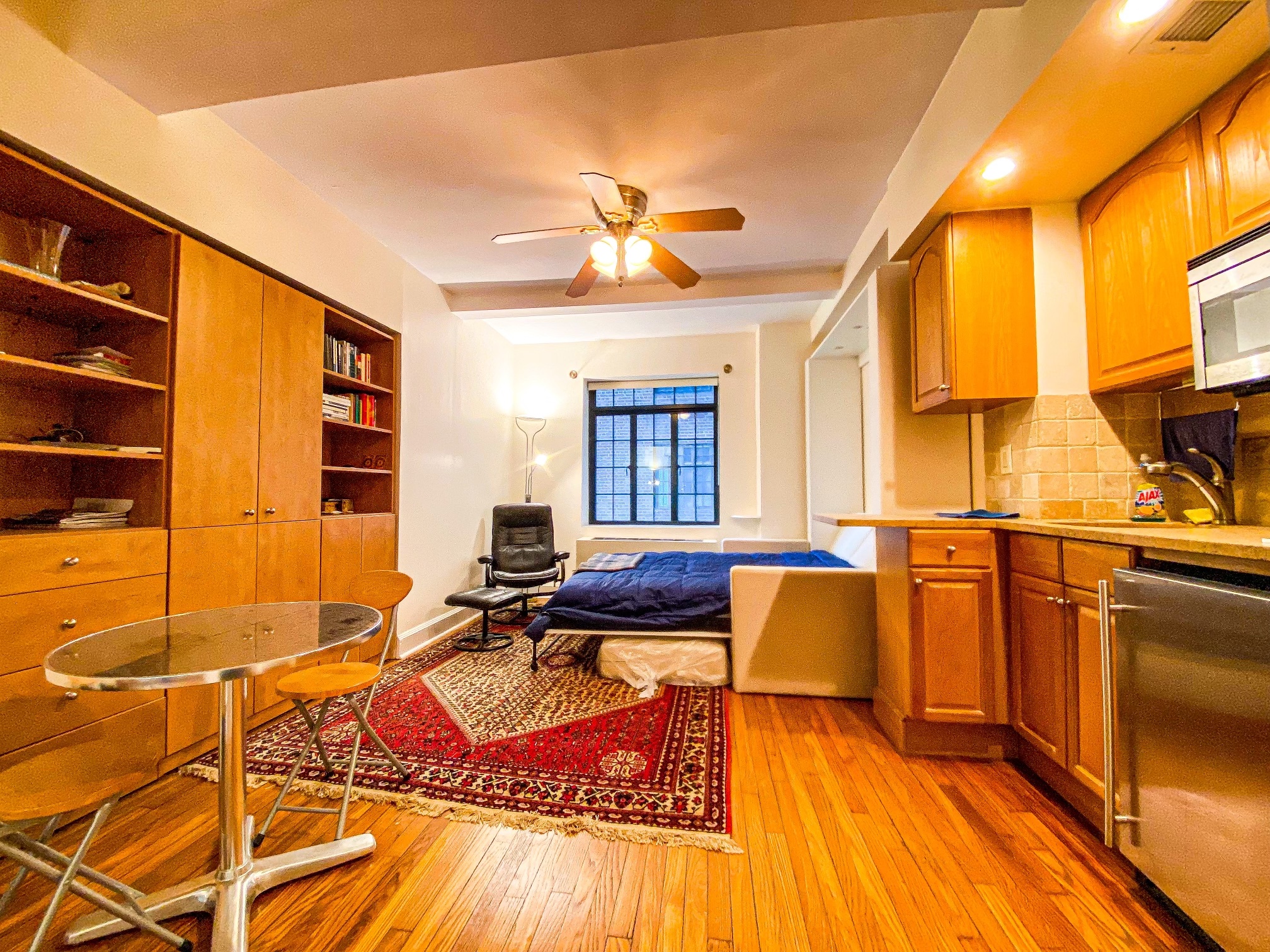 25 Tudor City Place, Unit 918 Manhattan, NY 10017 - Photo 2 of 11