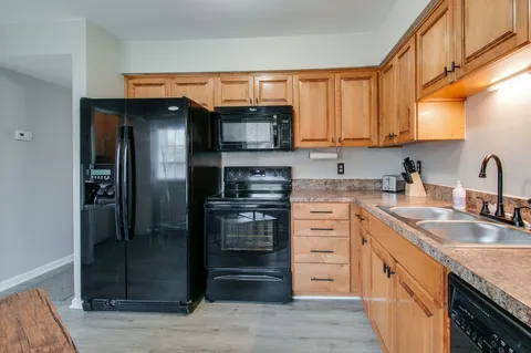 $250,000 | 250 Sanders Ferry Road, Unit 5, Hendersonville, TN 37075