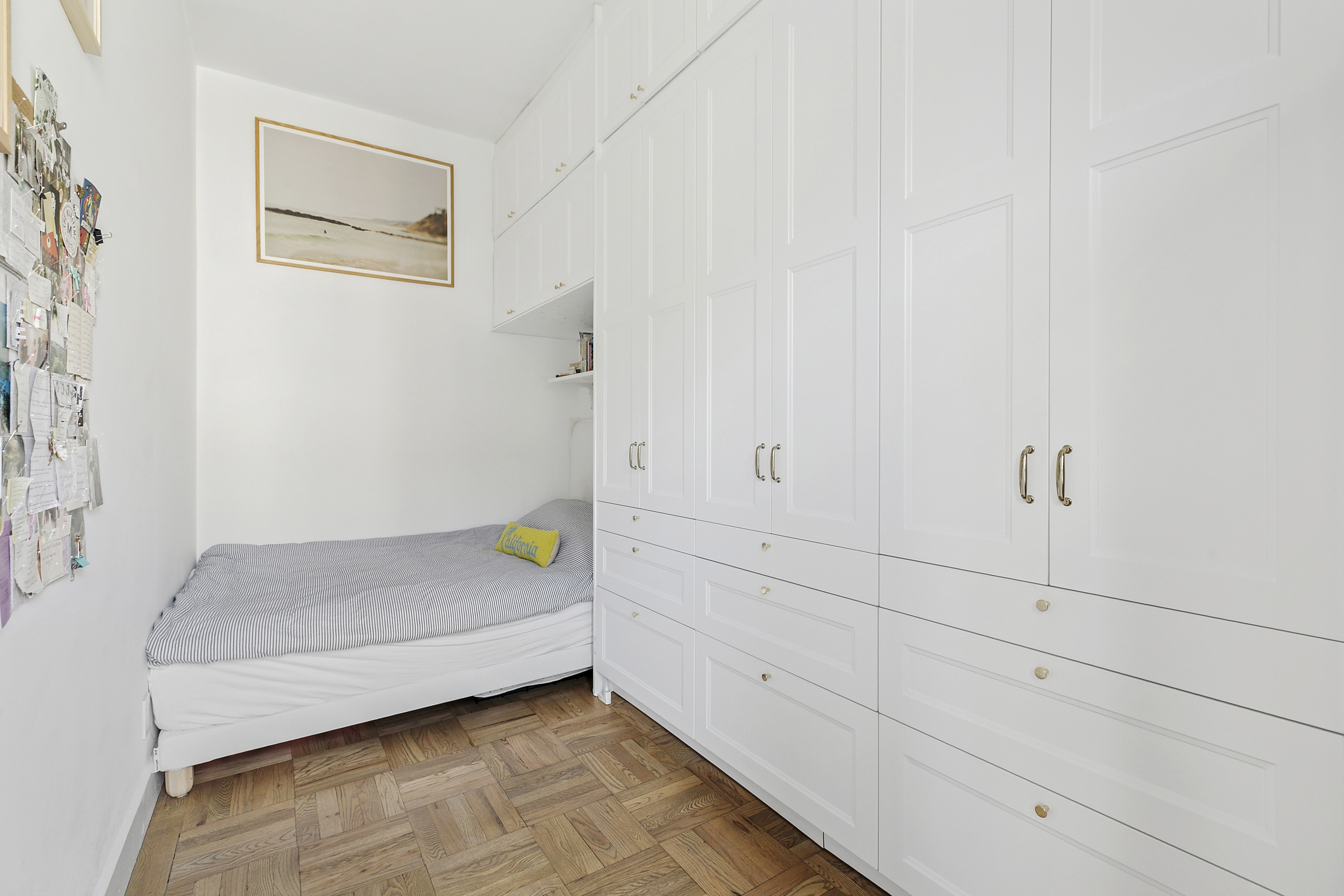 122 West 80th Street, Unit 3F Manhattan, NY 10024 - Photo 5 of 7 a bathroom with a bathtub and vanity