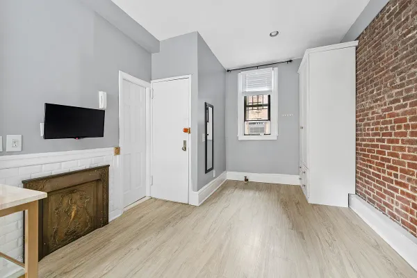 $2,800 | 163 West 79th Street, Unit 5F | Upper West Side