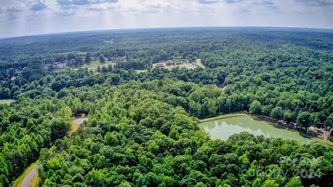 $2,100,000 | 3 B Ventosa Drive, Denver, NC 28037