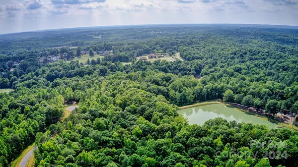 $2,100,000 | 3 B Ventosa Drive, Denver, NC 28037