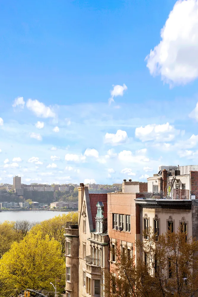 $2,349,000 | 320 West 76th Street, Unit 7DE | Upper West Side