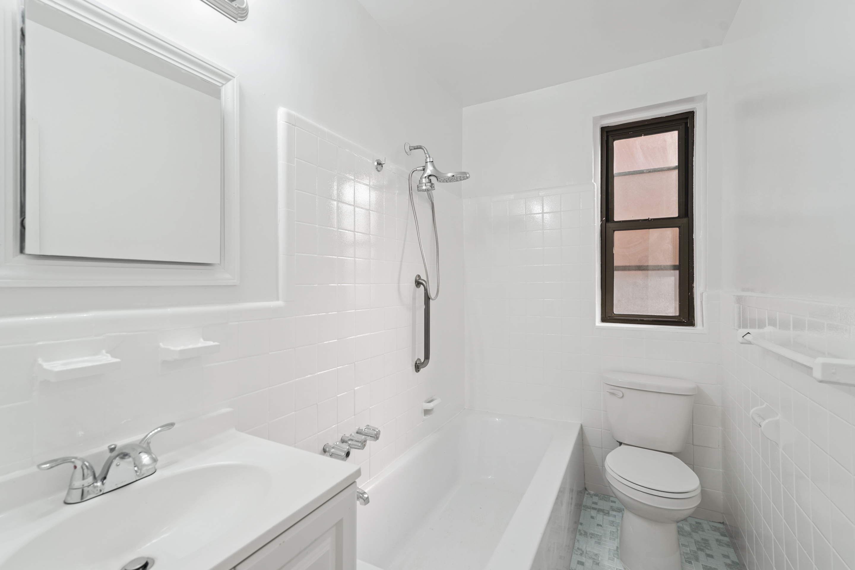 445 West 240th Street, Unit 3A Bronx, NY 10463 - Photo 12 of 36 Gallery Image 12