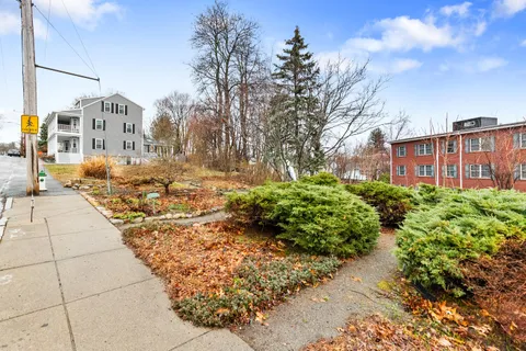 $750,000 | 1 Maple Street, Unit 1, Maynard, MA 01754