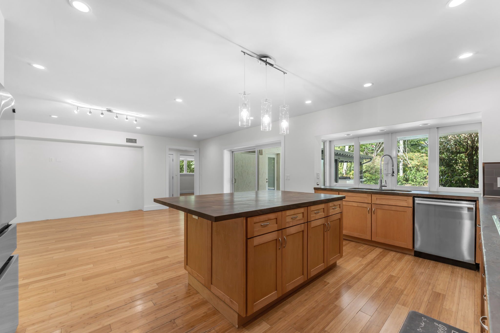 7711 Erwin Road Coral Gables, FL 33143 - Photo 12 of 28