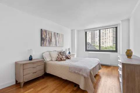 $750,000 | 2025 Broadway, Unit 5A | Upper West Side