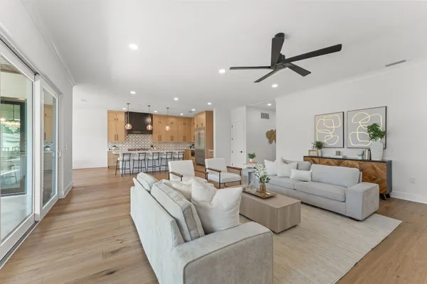 $3,395,000 | 500 East Davis Boulevard, Tampa, FL 33606