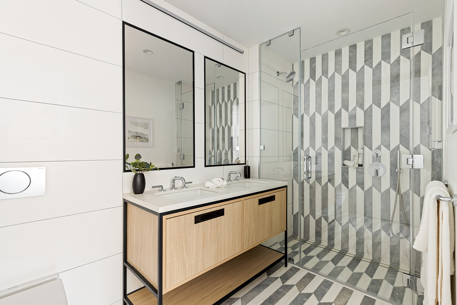 171 North 1st Street, Unit 2B Brooklyn, NY 11211 - Photo 6 of 11 a bathroom with a sink and a mirror