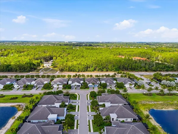 $575,000 | 2318 Marquesa Circle, Naples, FL 34112