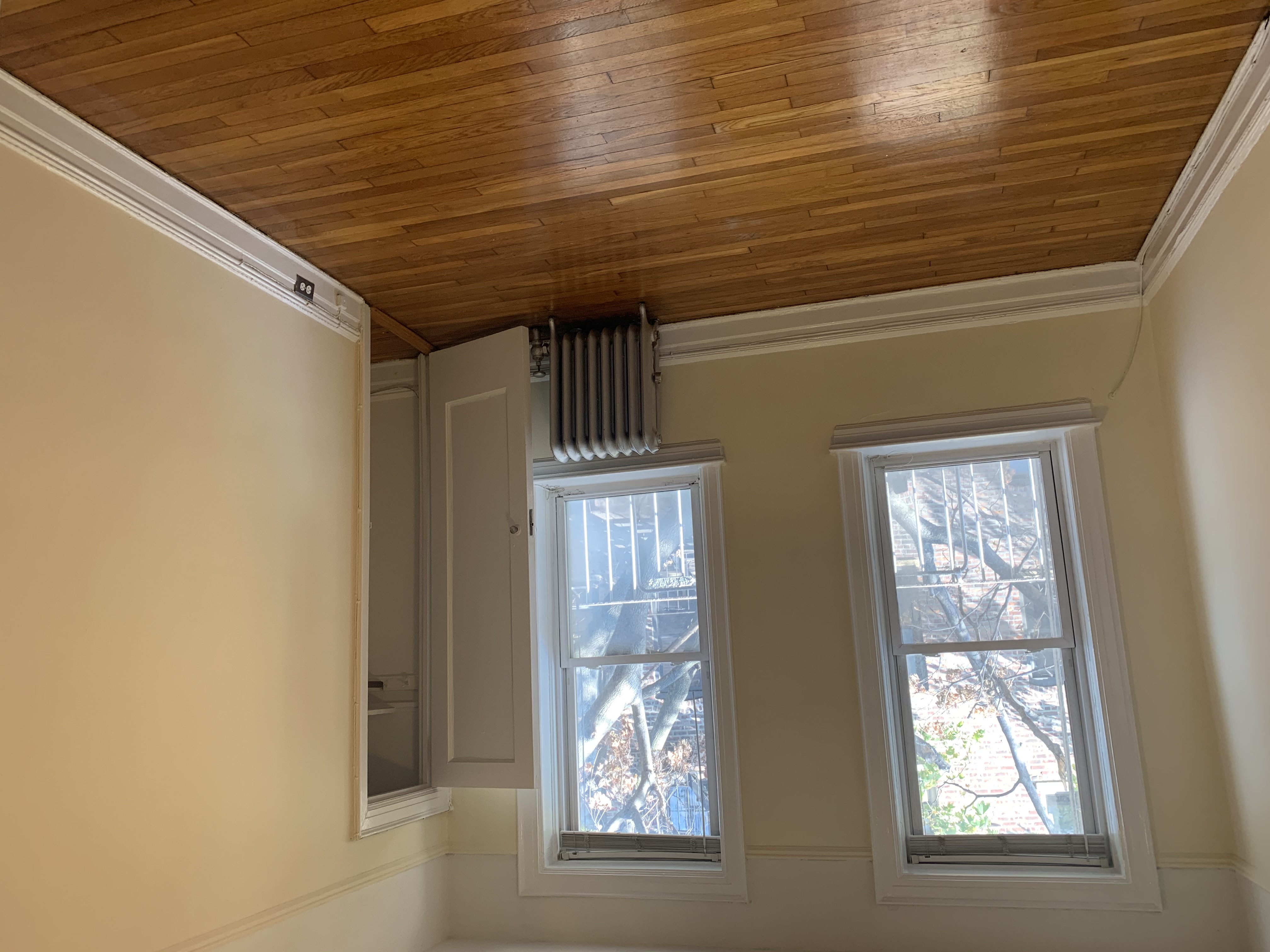 31-74 33rd Street, Unit 2R Queens, NY 11106 - Photo 4 of 10