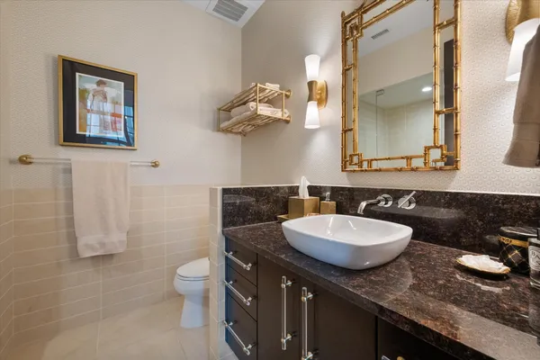 $595,000 | 2600 West 7th Street, Unit 2638, Fort Worth, TX 76107