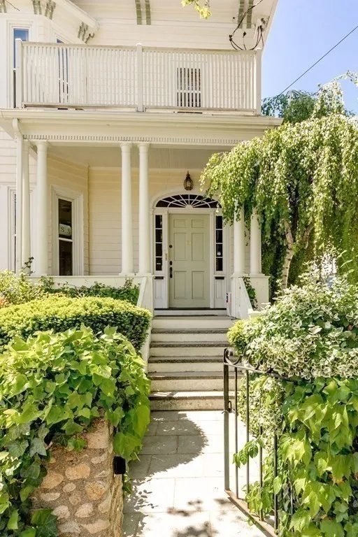 $3,300 | 14 Evergreen Avenue, Unit 1, Somerville, MA 02145
