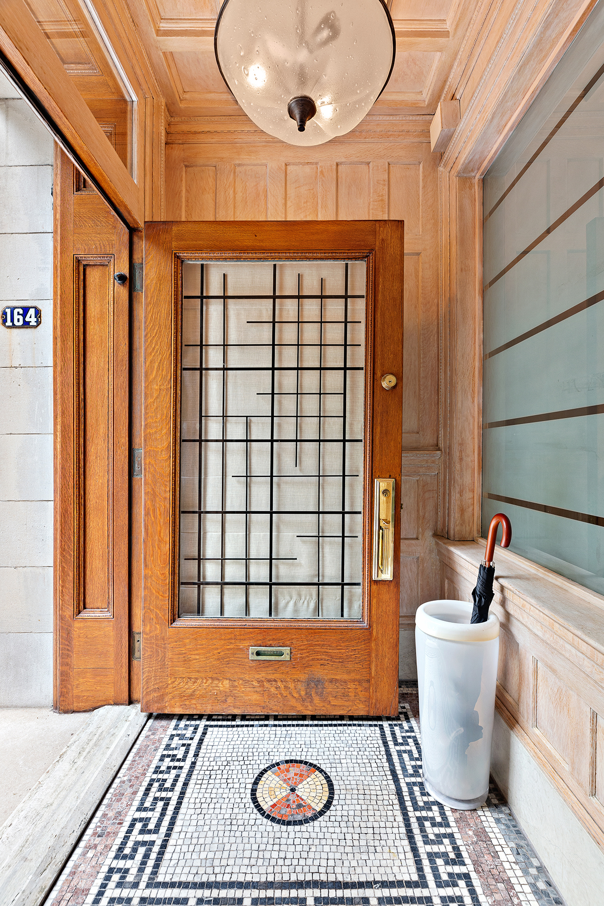 164 East 71st Street Manhattan, NY 10021 - Photo 4 of 29