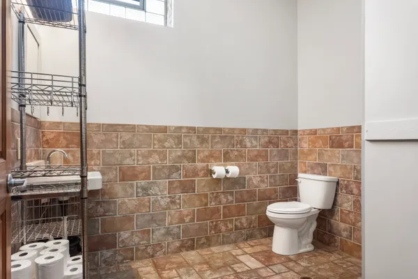 $2,400 | 5431 South Kingshighway Boulevard, St. Louis, MO 63109