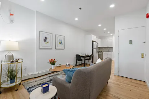 $725,000 | 110 Washington Street, Unit 6, Hoboken, NJ 07030