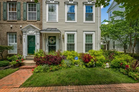 $695,000 | 281 Cameron Station Boulevard, Alexandria, VA 22304