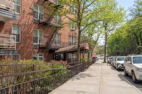 $225,000 | 2750 Johnson Avenue, Unit 6E | Spuyten Duyvil