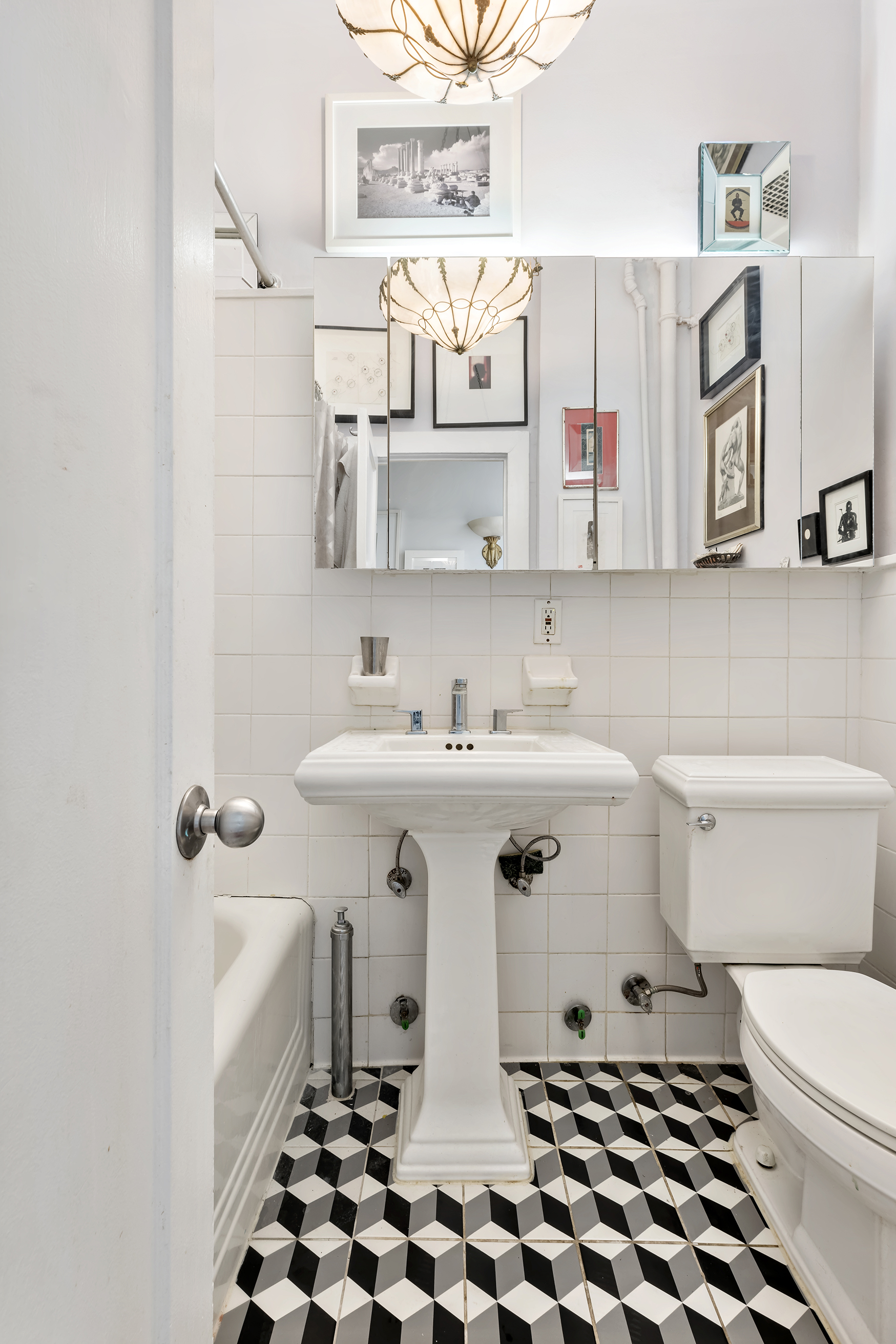 29 West 10th Street, Unit 5 Manhattan, NY 10011 - Photo 7 of 10