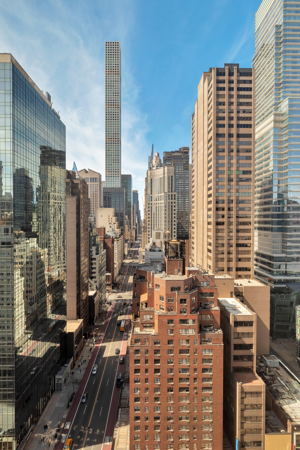 207 East 57th Street, Unit 25B Manhattan, NY 10022 - Photo 4 of 19 a picture of city view