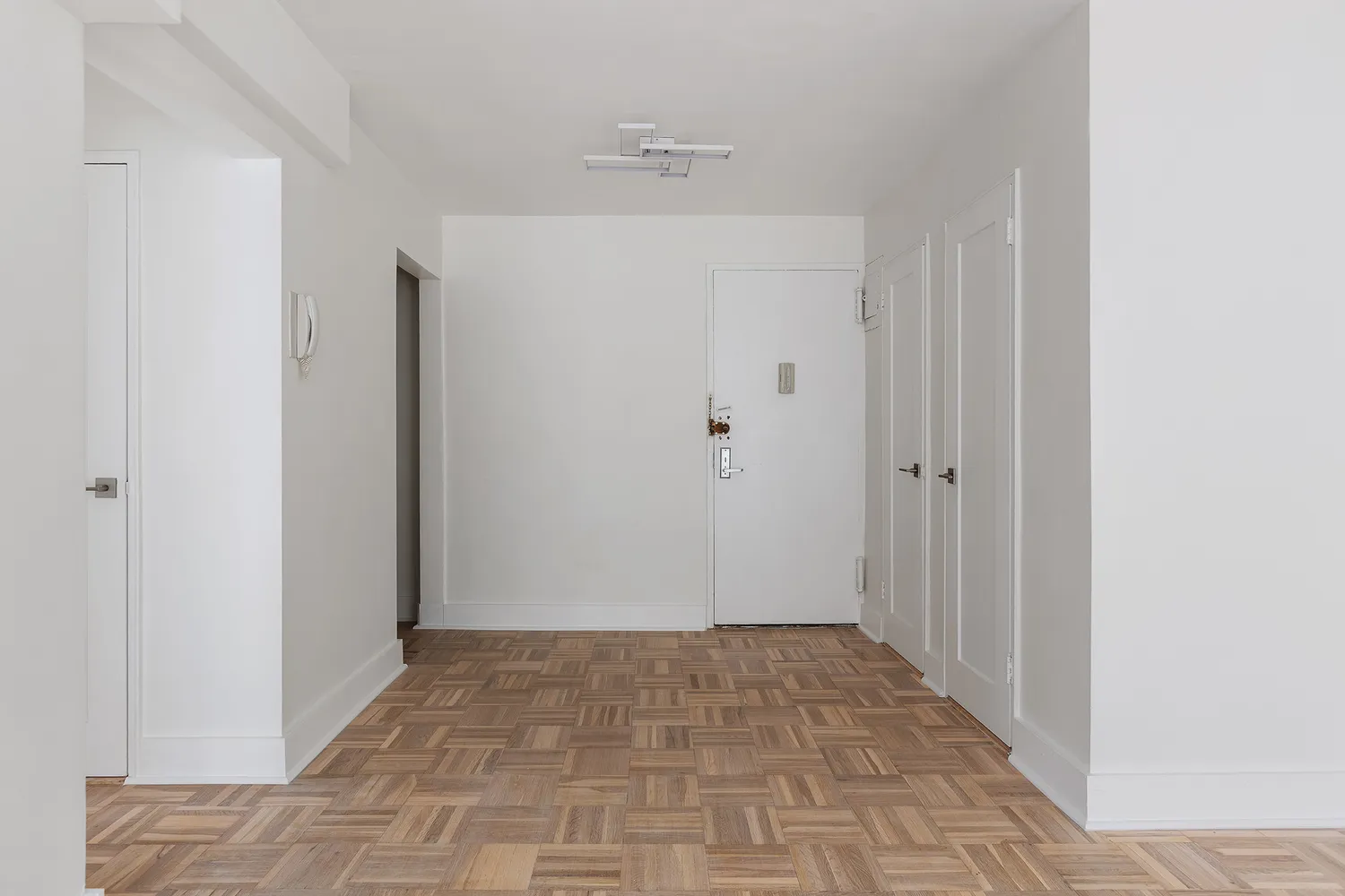 $749,000 | 335 East 51st Street, Unit 9D | Midtown East