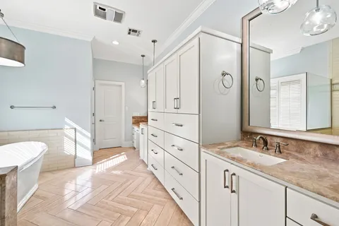 $675,000 | 2101 Sassy Lane, Baton Rouge, LA 70808