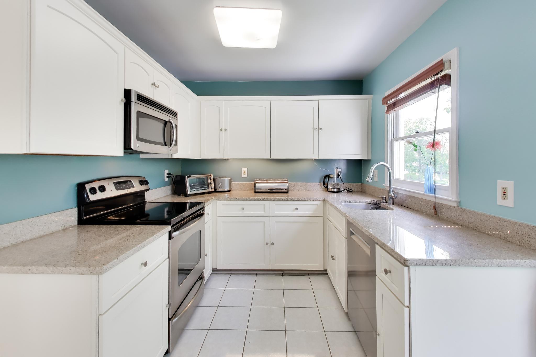 2421 Pondside Terrace Silver Spring, MD 20906 - Photo 7 of 53