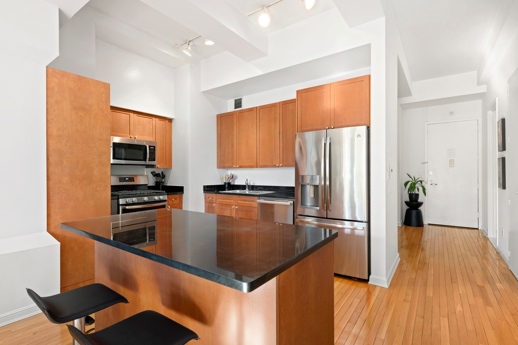 252 7th Avenue, Unit 10T Manhattan, NY 10001 - Photo 4 of 10