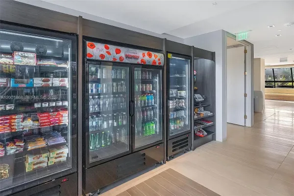 $2,100,000 | 9 Island Avenue, Unit 407, Miami Beach, FL 33139