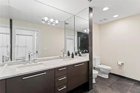 $1,975,000 | 900 Biscayne Boulevard, Unit 2506, Miami, FL 33132