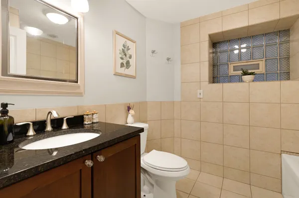 $5,000 | 1727 North Clybourn Avenue, Unit 1, Chicago, IL 60614